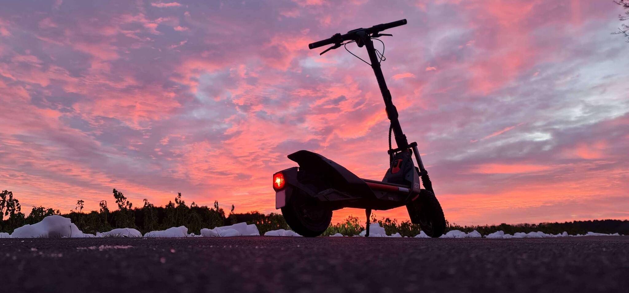 Discovery splash banner for 🛴ScooterHacking.de Discord server