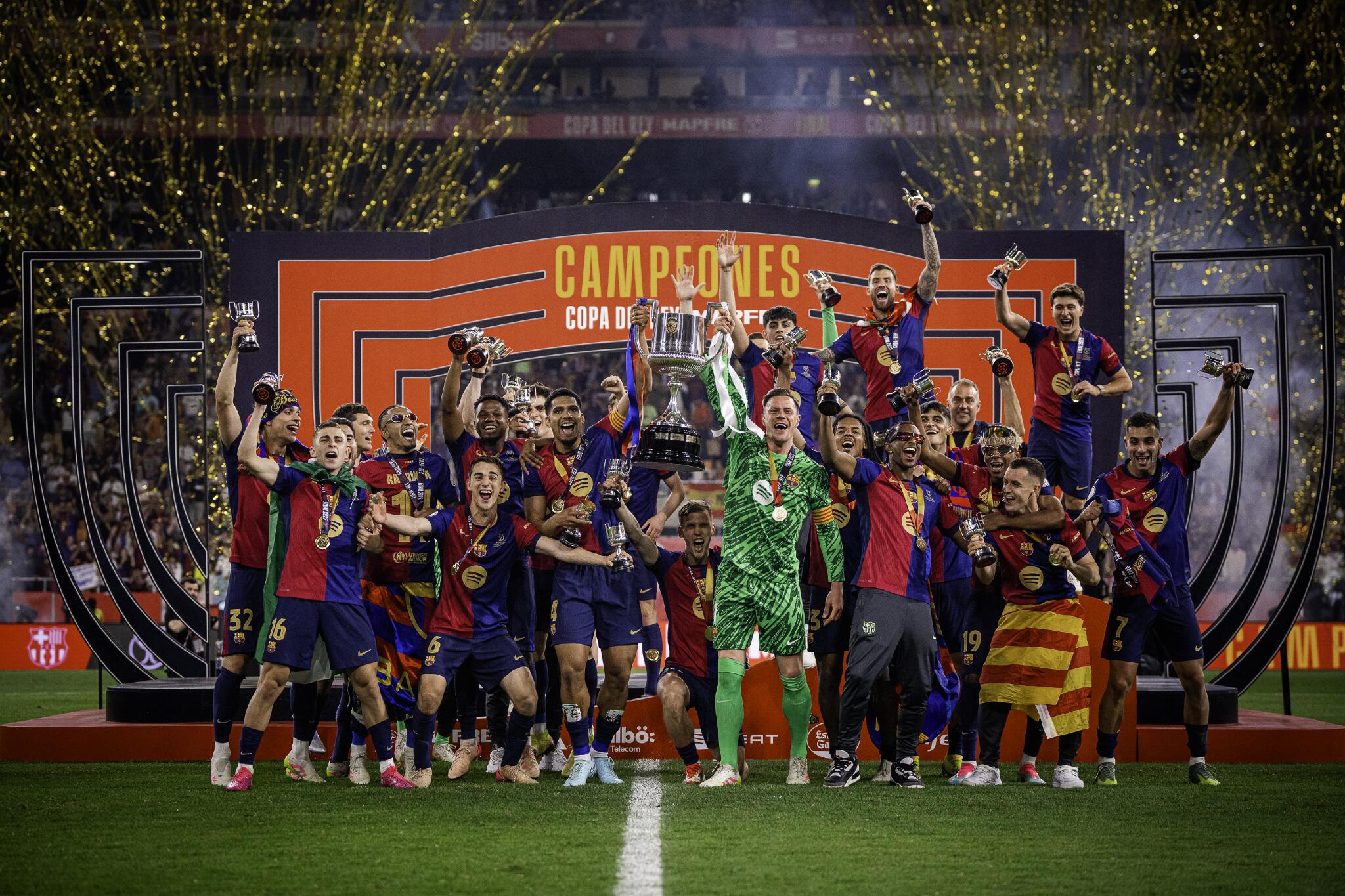 Discovery splash banner for BARCA PL Discord server