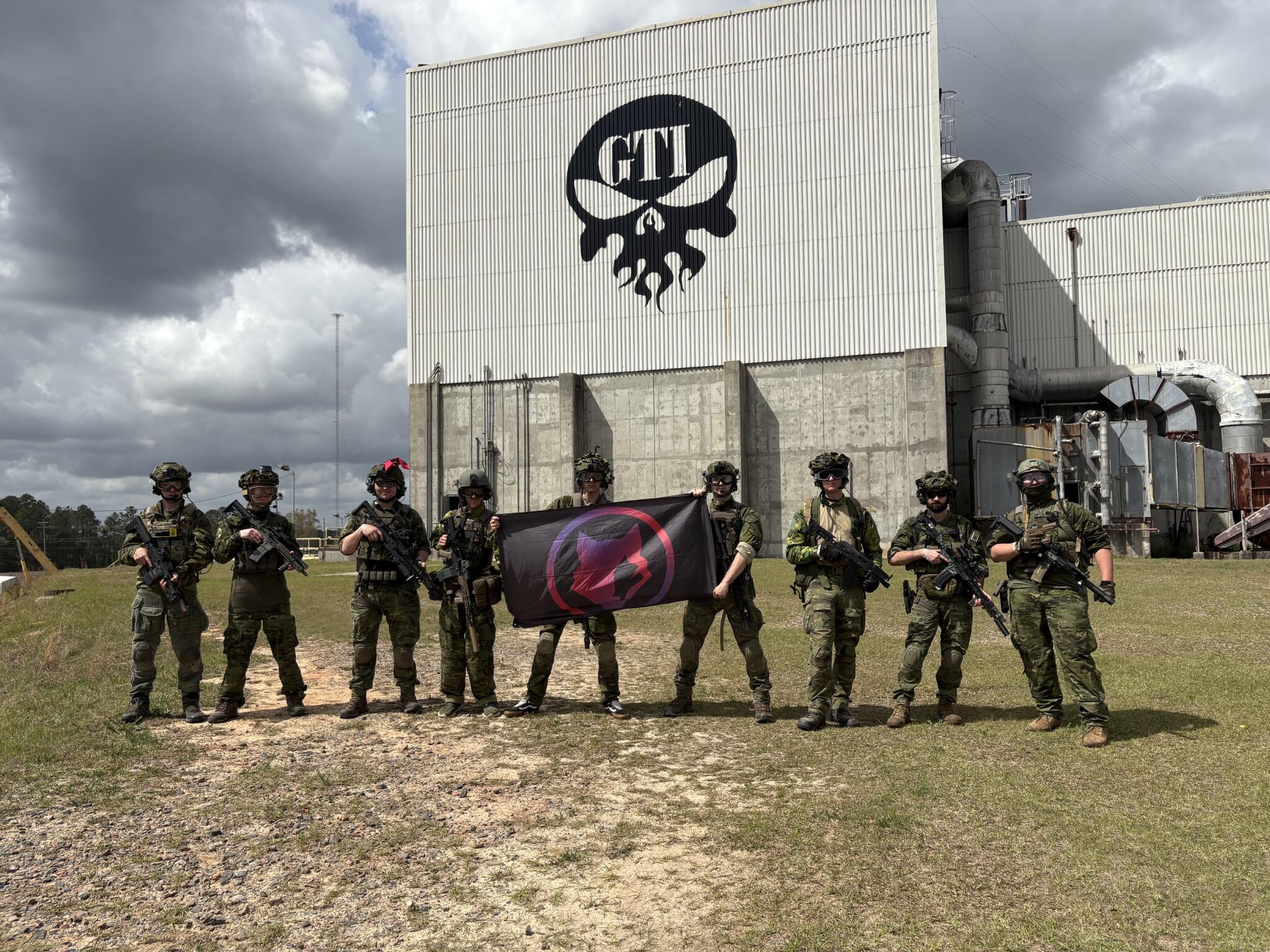 Discovery splash banner for Onymless Airsoft Discord server